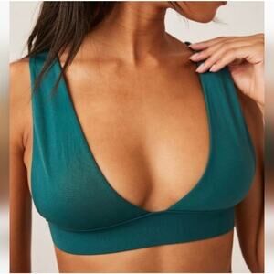 Free People Intimately No Show Plunge Bra - M/L - Evergreen NWT